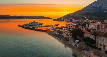 Beautiful 3-Bedroom Holiday Home with amazing sea view!