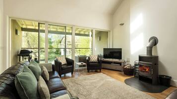 TV, DVD player, stereo, offices