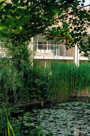 Property grounds - Beaverbrook Lodge | Family | Spa | Pool Access (Somerford Keynes)