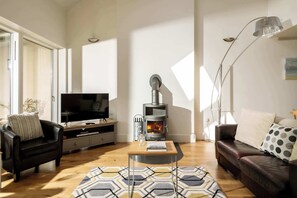 TV, DVD player, stereo, offices