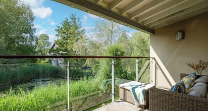 Beaverbrook | Family Retreat + Spa + Pool Access