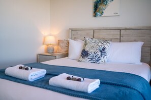 2 bedrooms, iron/ironing board, travel cot, WiFi