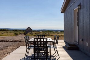 Outdoor dining - The Destination: Window to the La Sals & Moab, UT (Old La Sal)