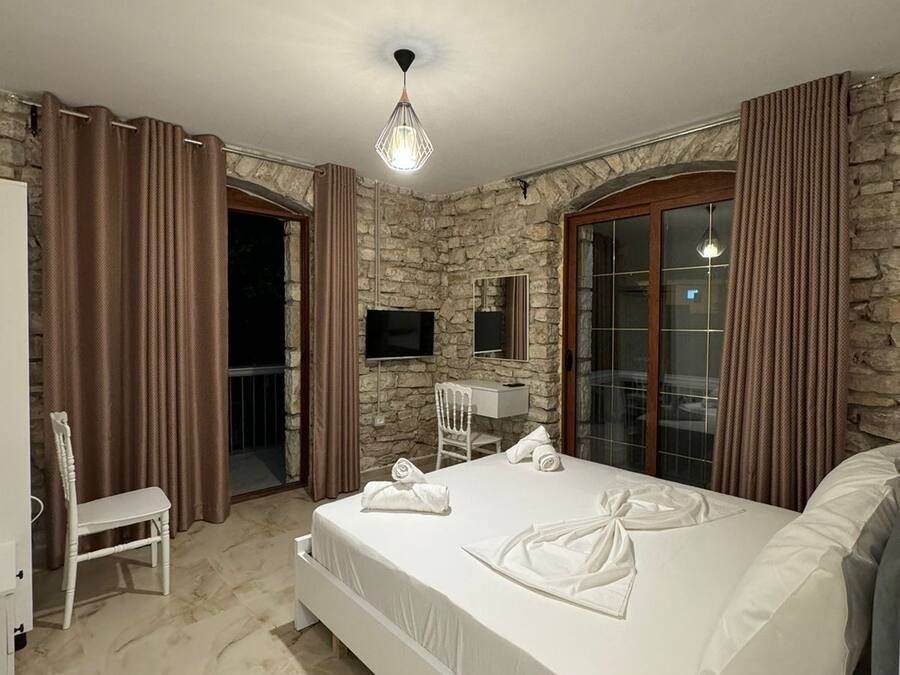 Comfort tweepersoonskamer, uitzicht op binnenplaats | Verduisterende gordijnen, geluiddichte muren, gratis wifi, beddengoed