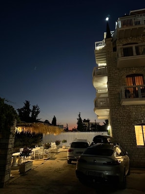 Exterior - The White Troy (Sarande)