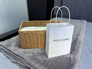 Shower, hair dryer, towels, soap - Higuerón 179, Lodging Entire (San Ramón)