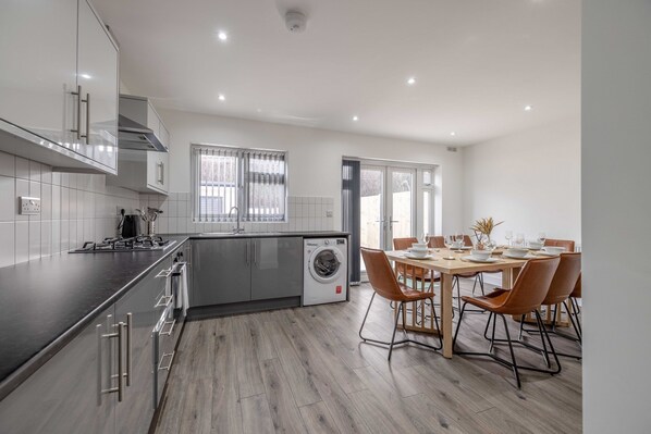 Family House, Non Smoking, Patio | Private kitchen - Chic and Comfy 4 Bedroom Stay Baylis (Slough)