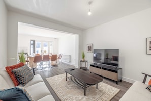 Family House, Non Smoking, Patio | Living area