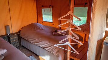 Tent | 2 bedrooms, individually furnished, bed sheets