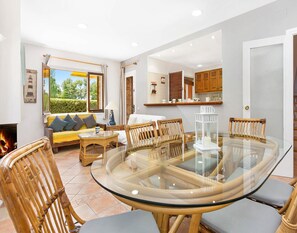 Villa | Dining
