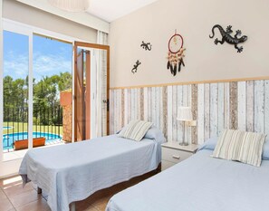 Villa | 3 bedrooms, iron/ironing board