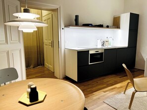 Apartment, 1 Bedroom | Dining room