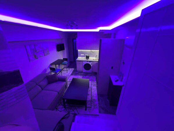 المنشأة من الداخل