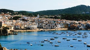 Unclassified image, 5 of 39, button - Apartment in Spain Near Sandy Beach (Palafrugell)
