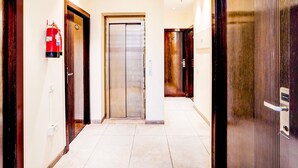 Unclassified image, 4 of 35, button - Classic Tisya Pitampura West Enclave (New Delhi)