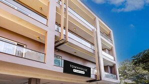 Unclassified image, 3 of 35, button - Classic Tisya Pitampura West Enclave (New Delhi)