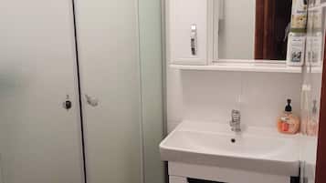 Apartamento, 2 habitaciones, fumadores | Baño