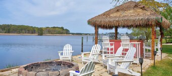 Creek Suite With waterfront Sunroom