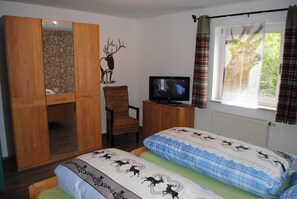 2 habitaciones, cuna de viaje, wifi y ropa de cama