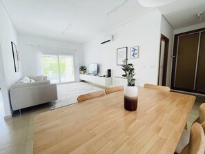 Villa | Dining