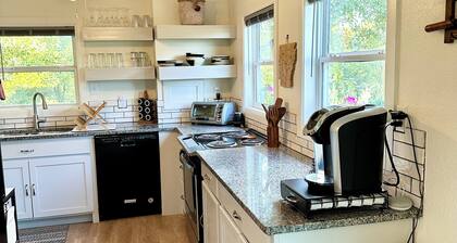 Cliffs Edge Guest House- 2 bedroom cabin with War Eagle Creek Views and cave