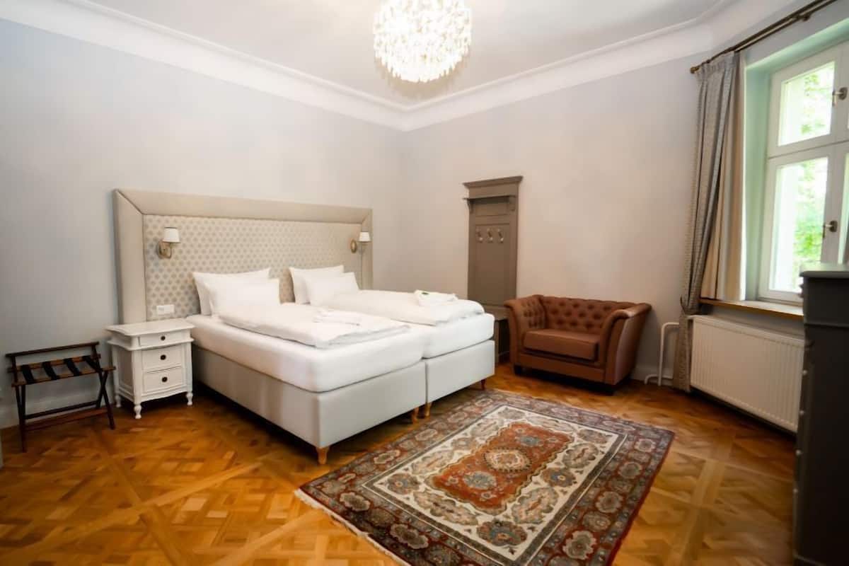 Deluxe Double Room, Garden View | Hypo-allergenic bedding, cots/infant beds, rollaway beds, free WiFi