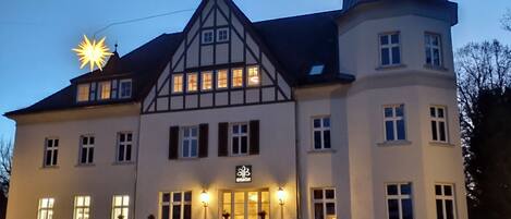 Fachada da propriedade