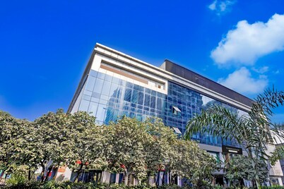 Super Townhouse PBG Mall Vashi