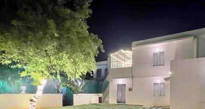 Hostel ivory
