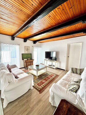 Living area - Maranhão Manor House (Açores)