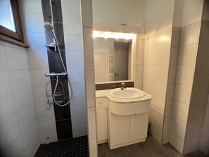 Een douche, een haardroger