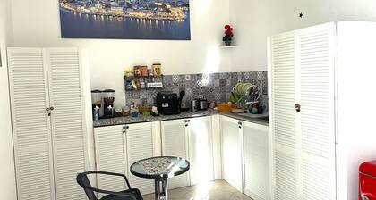 At 100 meters from the brindisi train station cheap and cozy