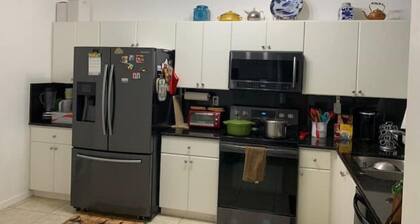 A comfortable House in Kendall