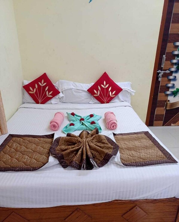 Habitación Confort doble | 1 dormitorio, sábanas de algodón egipcio, ropa de cama de alta calidad