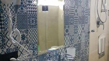 Junior-Suite, Stadtblick | Badezimmer