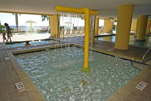 Piscine couverte, piscine extérieure