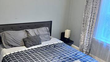 2 slaapkamers, een strijkplank/strijkijzer, wifi, beddengoed