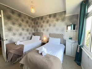 2 camere, ferro/asse da stiro, Wi-Fi gratuito, lenzuola