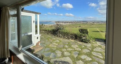 2 The Links - amazing views across the golf course and St Ives Bay