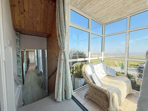 2 The Links - amazing views across the golf course and St Ives Bay