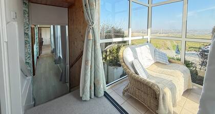 2 The Links - amazing views across the golf course and St Ives Bay