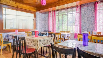 House | Dining