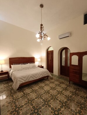 2 dormitorios, tabla de planchar con plancha, wifi y ropa de cama