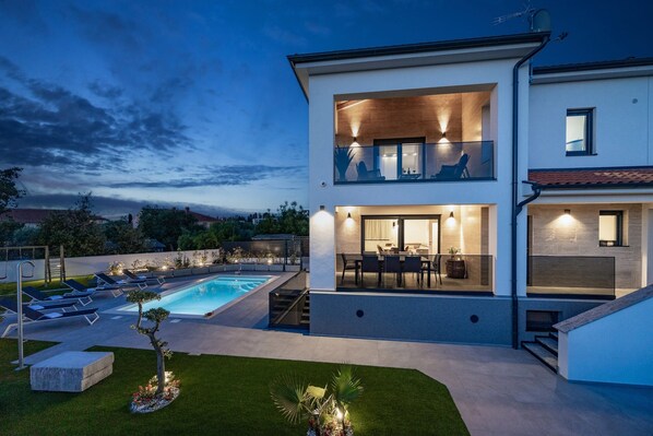 Villa | Outdoor dining