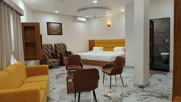 Deluxe Double Room, City View | Desk, laptop workspace, free WiFi