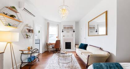 Historic Suite Near Mercer & Downtown