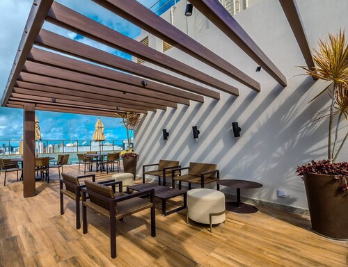 Apartment in a modern condominium in Itaigara