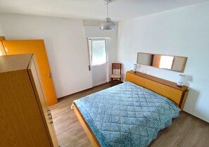 3 chambres, fer et planche à repasser, lit de bébé portatif, Wi-Fi