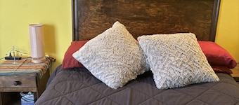 Charming 2-bedroom apartment with WiFi in Intibuca