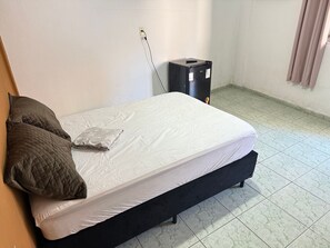 1 室のベッドルーム、アイロン / アイロン台、WiFi